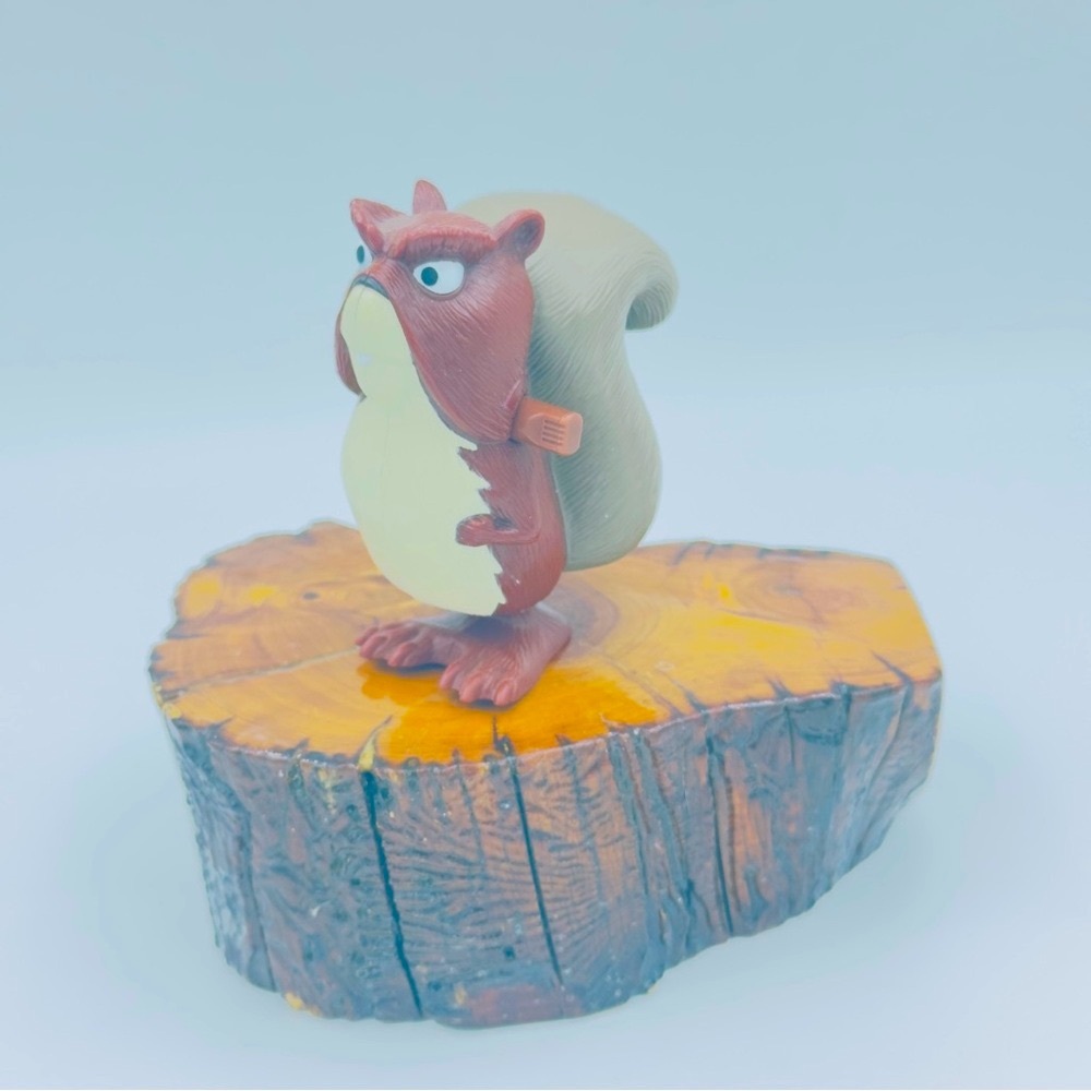 Open Season Skipping McSquizzy Squirrel Wind-up Toy Burger King
